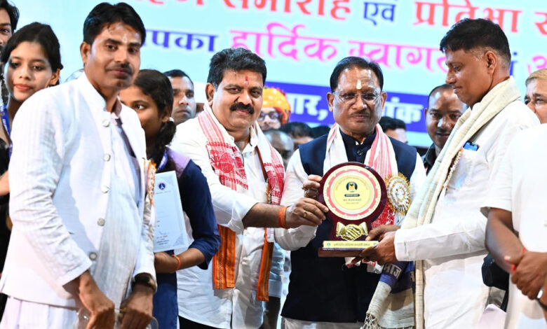 कुतुब मीनार से ऊँचा जैतखाम सतनामी समाज का गौरव है: मुख्यमंत्री विष्णु देव साय कुतुब मीनार से ऊँचा जैतखाम सतनामी समाज का गौरव है: मुख्यमंत्री विष्णु देव साय