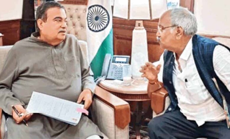 केंद्रीय मंत्री गडकरी से मिले MP बृजमोहन अग्रवाल, कुम्हारी टोल बंद कराने की उठाई मांग केंद्रीय मंत्री गडकरी से मिले MP बृजमोहन अग्रवाल, कुम्हारी टोल बंद कराने की उठाई मांग