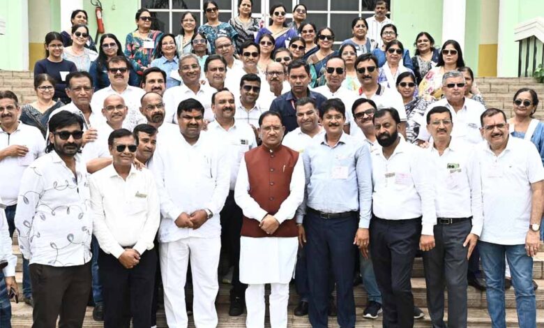 मुख्यमंत्री साय से जैन समाज के प्रतिनिधिमंडल ने की सौजन्य मुलाकात