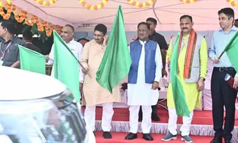 छत्तीसगढ़ के हर कोने तक पहुंचेगी राहत: CM साय ने 151 नई स्वास्थ्य गाड़ियों को किया रवाना छत्तीसगढ़ के हर कोने तक पहुंचेगी राहत: CM साय ने 151 नई स्वास्थ्य गाड़ियों को किया रवाना