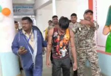 आवास की मांग में आत्मदाह का प्रयास: युवक ने कलेक्ट्रेट के सामने खुद पर डाला पेट्रोल