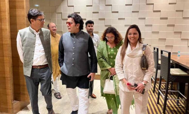 आशुतोष राणा से प्रदेश के वित्त मंत्री ओपी चौधरी व पत्नी अदिति पटेल चौधरी ने होटल में की मुलाकात, खोला राज आशुतोष राणा से प्रदेश के वित्त मंत्री ओपी चौधरी व पत्नी अदिति पटेल चौधरी ने होटल में की मुलाकात, खोला राज