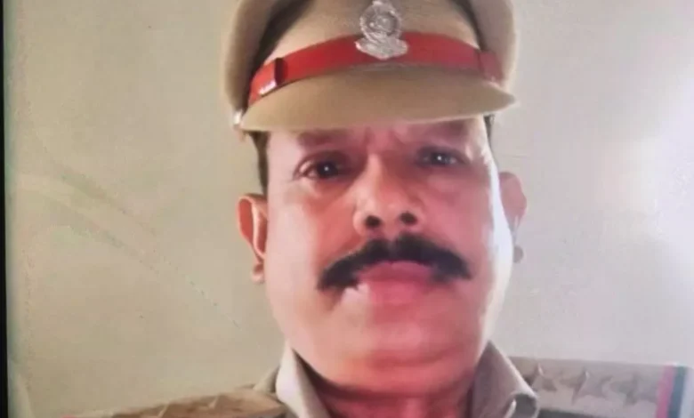 करंट लगने से थाना प्रभारी की मौत,पुलिस विभाग में शोक की लहर करंट लगने से थाना प्रभारी की मौत,पुलिस विभाग में शोक की लहर