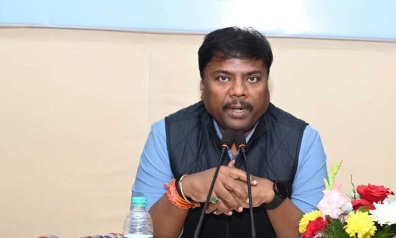 खड़गे के बयान पर मंत्री कश्यप का करारा पलटवार