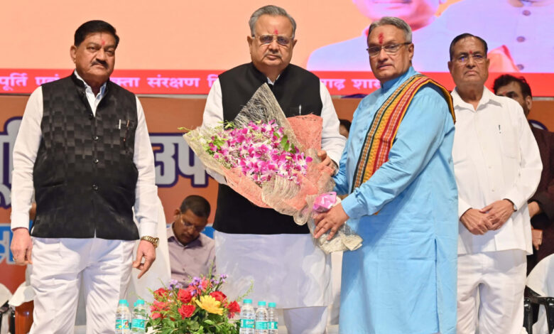 गरीबों को गुणत्तापूर्ण राशन मिले यह महत्वपूर्ण जिम्मेदारी: विधानसभा अध्यक्ष डॉ. रमन सिंह…. गरीबों को गुणत्तापूर्ण राशन मिले यह महत्वपूर्ण जिम्मेदारी: विधानसभा अध्यक्ष डॉ. रमन सिंह….