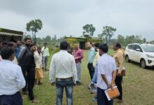 कलेक्टर ने सीतापुर एवं मैनपाट ब्लॉक के छात्रावासों एवं स्कूलों का किया निरीक्षण ,सुरक्षा व्यवस्था एवं साफ-सफाई के दिए कड़े निर्देश,कुदारीडीह के सचिव को सस्पेंड एवं मैनपाट बीईओ को कारण बताओ नोटिस के दिए निर्देश