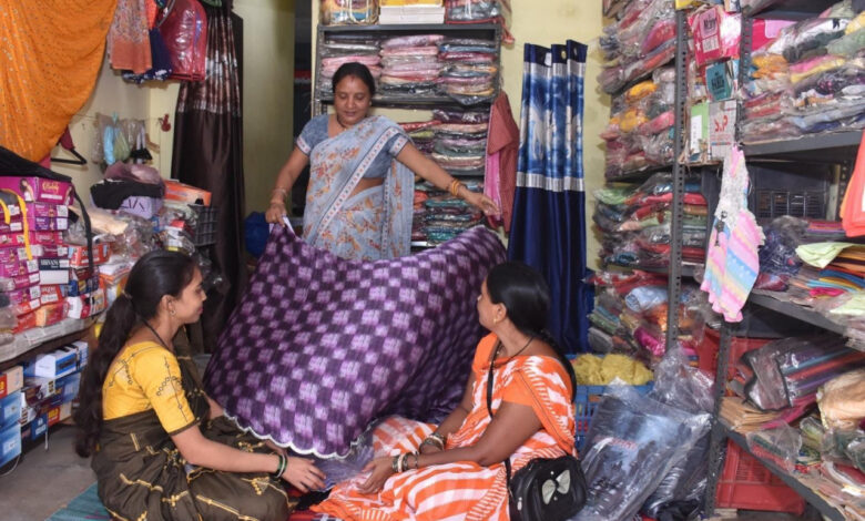 ‘बिहान’ योजना से बदल रही ग्रामीण महिलाओं की तस्वीर, लखपति दीदी कुसुम साहू बनीं आत्मनिर्भरता की मिसाल…