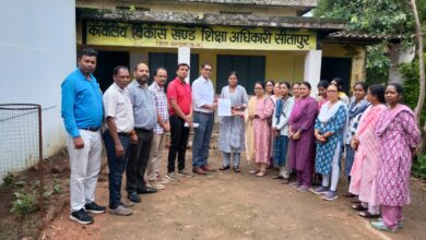 शिक्षक साझा मंच ने अपनी मांगों को लेकर तहसीलदार व बीईओ को सौपा ज्ञापन