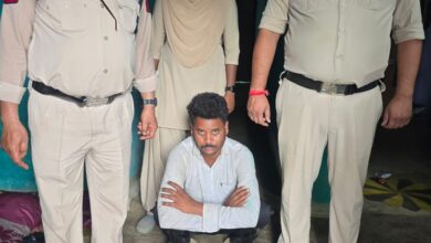 आबकारी उड़नदस्ता टीम की नशे के सौदागरों के खिलाफ ताबड़तोड़ कार्रवाई जारी:: अंबिकापुर के दर्रीपारा निवासी कमलेश कुर्रे उर्फ करिया के कब्जे से 50 नग नशीला इंजेक्शन जप्त कर जेल दाखिल की कार्रवाई