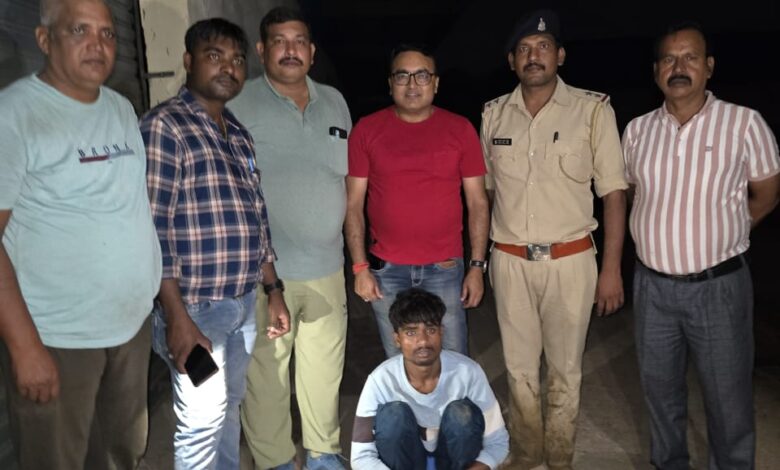 आबकारी उड़नदस्ता टीम की नशीले इंजेक्शन के विरुद्ध अब तक की सबसे बड़ी कार्रवाई:: मुख्य आरोपी देवेंद्र सिंह फरार सह आरोपी गंगाराम मुंडा के कब्जे से 2413 नग नशीला इंजेक्शन जप्त आबकारी उड़नदस्ता टीम की नशीले इंजेक्शन के विरुद्ध अब तक की सबसे बड़ी कार्रवाई:: मुख्य आरोपी देवेंद्र सिंह फरार सह आरोपी गंगाराम मुंडा के कब्जे से 2413 नग नशीला इंजेक्शन जप्त