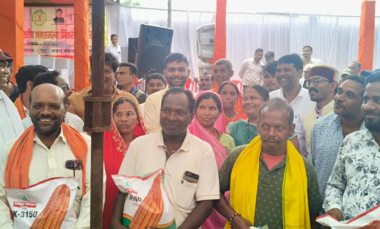 भूसू में जनसमस्या निवारण शिविर का हुआ आयोजन, मुख्य अतिथि रहे सीतापुर विधायक रामकुमार टोप्पो भूसू में जनसमस्या निवारण शिविर का हुआ आयोजन, मुख्य अतिथि रहे सीतापुर विधायक रामकुमार टोप्पो