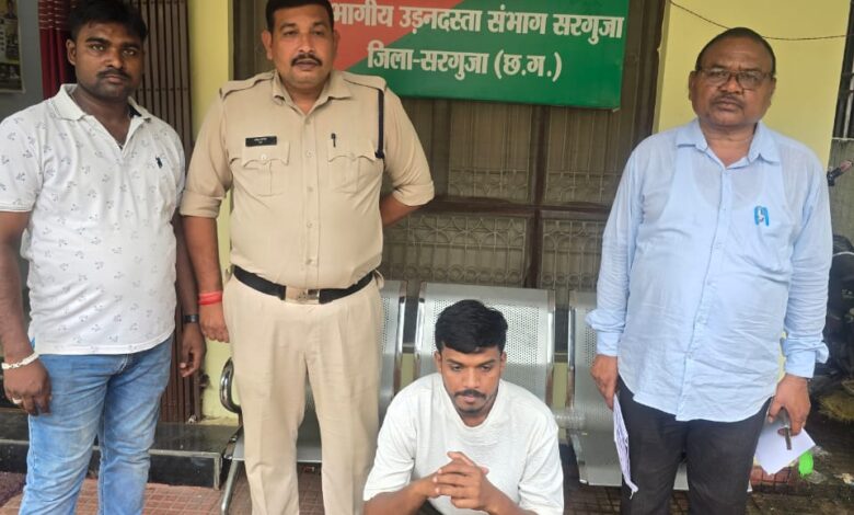 नशीले इंजेक्शन का डीलर फरार आरोपी देवेंद्र सिंह को उड़नदस्ता टीम ने साडबार से किया गिरफ्तार