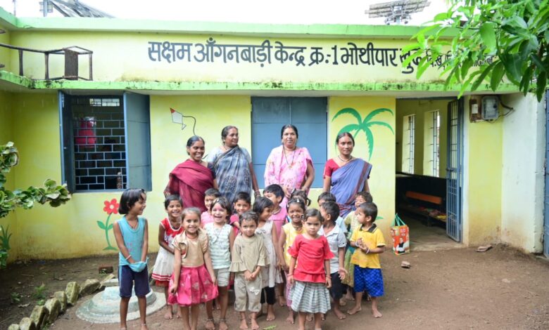 आंगनबाड़ी केंद्रों में बचपन खिल उठा – प्ले स्कूल की तर्ज पर संवर रहा भविष्य,नवाचार से शिक्षा,पोषण और संस्कार का मिल रहा समग्र वातावरण