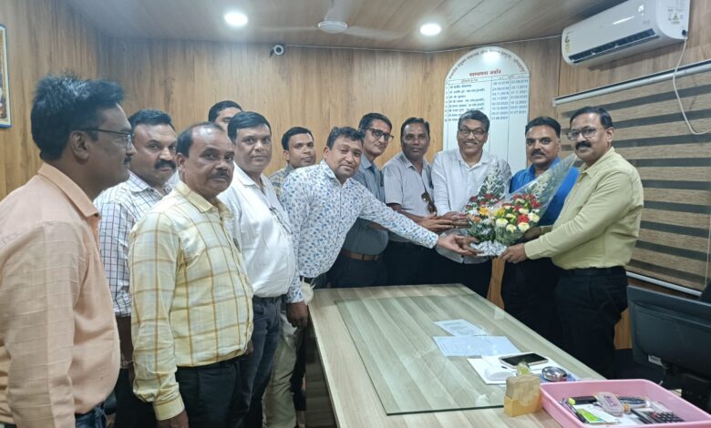 छत्तीसगढ़ टीचर्स एसोसिएशन सरगुजा ने नवपदस्थ संयुक्त संचालक श्री संजय गुप्ता एवं जिला शिक्षाधिकारी डॉ दिनेश झा का किया स्वागत छत्तीसगढ़ टीचर्स एसोसिएशन सरगुजा ने नवपदस्थ संयुक्त संचालक श्री संजय गुप्ता एवं जिला शिक्षाधिकारी डॉ दिनेश झा का किया स्वागत