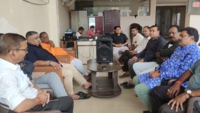 विधायक राजेश अग्रवाल की उपस्थिति में भाजपाईयो ने प्रधानमंत्री नरेंद्र मोदी के मन की बात कार्यक्रम का किया श्रवण 