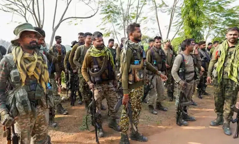छत्तीसगढ़: बीजापुर में सुरक्षाबलों को मिली बड़ी कामयाबी, दो महिला नक्सली समेत 4 ढेर छत्तीसगढ़: बीजापुर में सुरक्षाबलों को मिली बड़ी कामयाबी, दो महिला नक्सली समेत 4 ढेर