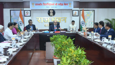 शैक्षणिक गुणवत्ता बढ़ाने विश्वविद्यालयों में रिक्त पदों पर भर्ती को दें प्राथमिकता: राज्यपाल रमेन डेका…