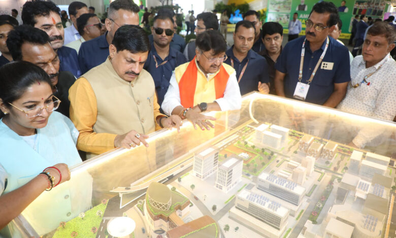 MP NEWS: CM डॉ. मोहन यादव ने किया ‘मध्यप्रदेश ग्रोथ कॉन्क्लेव 2025’ प्रदर्शनी का उद्घाटन, शहरी विकास की योजनाओं का किया अवलोकन…