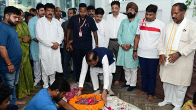 मुख्यमंत्री विष्णु देव साय ने स्वर्गीय निखिल कश्यप को दी श्रद्धांजलि, शोक संतप्त परिजनों से की मुलाकात…