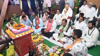 मुख्यमंत्री निवास में हरेली उत्सव: CM साय ने गौरी-गणेश, नवग्रह की पूजा कर भगवान शिव का किया अभिषेक….