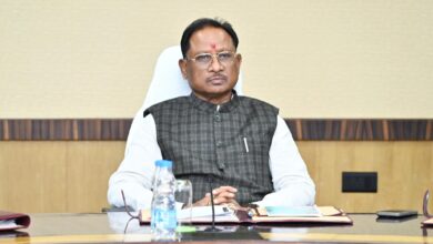 नक्सलियों का आत्मसमर्पण: मुख्यमंत्री विष्णुदेव साय ने कहा – ‘बंदूक की गोली नहीं, अब विकास की बोली गूंज रही है’…