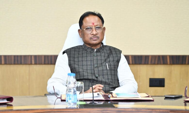 नक्सलियों का आत्मसमर्पण: मुख्यमंत्री विष्णुदेव साय ने कहा – ‘बंदूक की गोली नहीं, अब विकास की बोली गूंज रही है’…