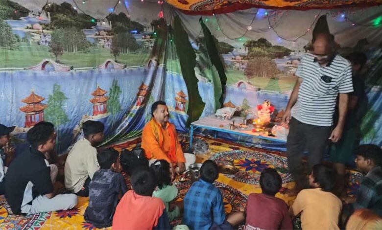 एकलव्य छात्रावास में गणेश उत्सव का भव्य आयोजन एकलव्य छात्रावास में गणेश उत्सव का भव्य आयोजन