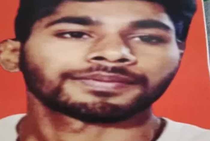 थाने से फरार दुष्कर्म आरोपी पर SSP सख्त, 2 आरक्षक निलंबित थाने से फरार दुष्कर्म आरोपी पर SSP सख्त, 2 आरक्षक निलंबित