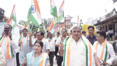 विधायक राजेश अग्रवाल के नेतृत्व में लखनपुर क्षेत्र में निकाला गया ट्रैक्टर और बाइक तिरंगा यात्रा-