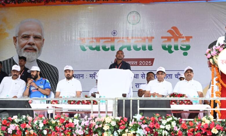हमारा तिरंगा पूर्वजों के वर्षों के संघर्षों और बलिदान का जीवंत प्रतीक : मुख्यमंत्री विष्णुदेव साय…. हमारा तिरंगा पूर्वजों के वर्षों के संघर्षों और बलिदान का जीवंत प्रतीक : मुख्यमंत्री विष्णुदेव साय….