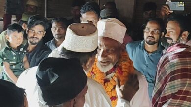 ग्राम पेंट से उमराह के लिए रवाना हुए आवेश खान, मुस्लिम समाज ने रैली निकालकर दी विदाई