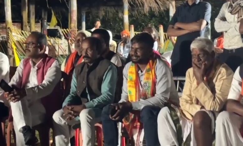 मैनपाट ब्लॉक में धूमधाम से मनाई गई कृष्ण जन्माष्टमी,सीतापुर विधायक रामकुमार टोप्पो हुए शामिल, सीतापुर टीम ने मटकी फोड़ प्रतियोगिता में मारी बाज़ी मैनपाट ब्लॉक में धूमधाम से मनाई गई कृष्ण जन्माष्टमी,सीतापुर विधायक रामकुमार टोप्पो हुए शामिल, सीतापुर टीम ने मटकी फोड़ प्रतियोगिता में मारी बाज़ी