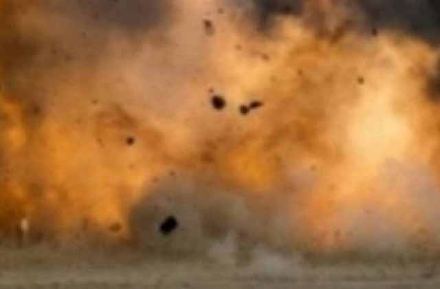 झारखंड में IED धमाका: CRPF के 2 जवान घायल, हेलिकॉप्टर से रांची ले जाया गया झारखंड में IED धमाका: CRPF के 2 जवान घायल, हेलिकॉप्टर से रांची ले जाया गया