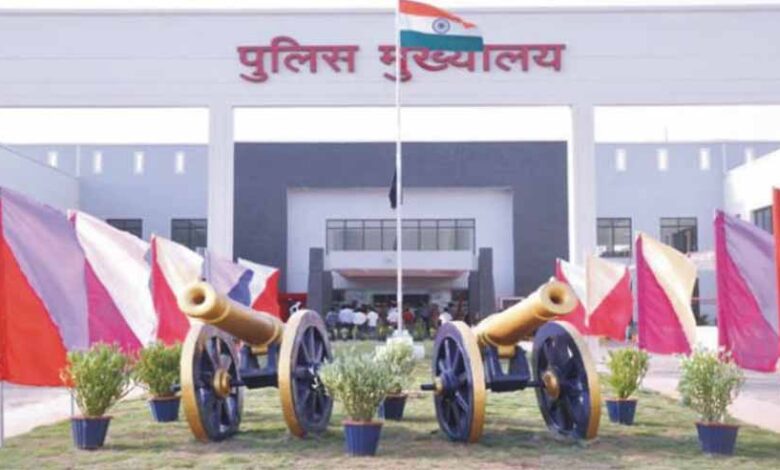 राजधानी में लागू होगी पुलिस कमिश्नरेट प्रणाली, ADG की अध्यक्षता में 7 IPS अधिकारी करेंगे ड्राफ्ट तैयार राजधानी में लागू होगी पुलिस कमिश्नरेट प्रणाली, ADG की अध्यक्षता में 7 IPS अधिकारी करेंगे ड्राफ्ट तैयार
