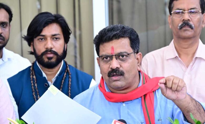 कांग्रेस का विरोध गलत: वोट चोरी रोकने के लिए चल रहे SIR को क्यों मान रही पार्टी गलत कदम- उप मुख्यमंत्री शर्मा कांग्रेस का विरोध गलत: वोट चोरी रोकने के लिए चल रहे SIR को क्यों मान रही पार्टी गलत कदम- उप मुख्यमंत्री शर्मा