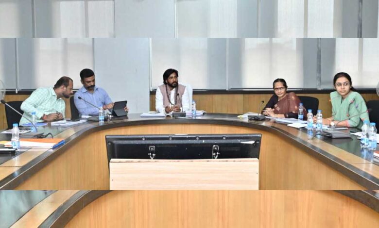रायपुर : युवाओं को आत्मनिर्भर बनाने के लिए कौशल विकास से जोडे़: मंत्री गुरु खुशवंत साहेब रायपुर : युवाओं को आत्मनिर्भर बनाने के लिए कौशल विकास से जोडे़: मंत्री गुरु खुशवंत साहेब