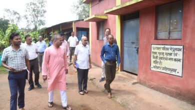 कलेक्टर एवं सीईओ पहुंचे मैनपाट, विभिन्न शासकीय संस्थानों और निर्माण कार्यों का लिया जायजा