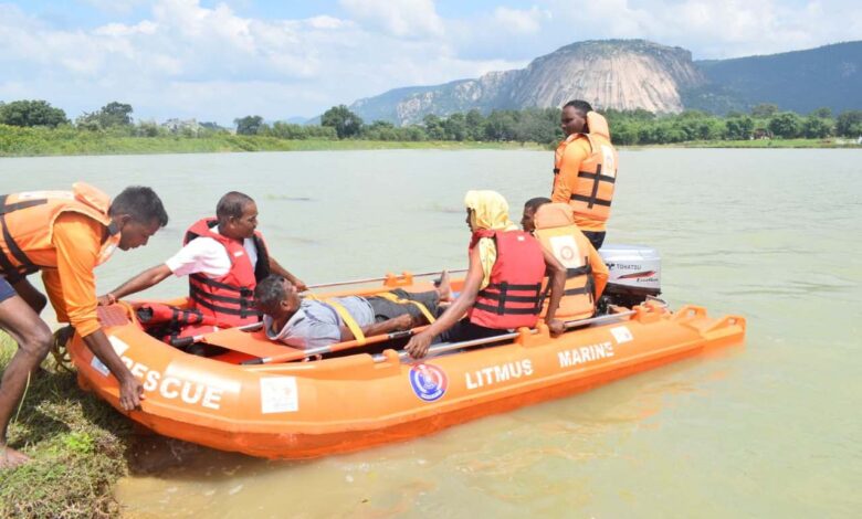 मयाली नेचर कैंप एवं ईब नदी पर बाढ़ आपदा से बचाव एवं राहत कार्यों के मॉक ड्रिल का हुआ आयोजन… मयाली नेचर कैंप एवं ईब नदी पर बाढ़ आपदा से बचाव एवं राहत कार्यों के मॉक ड्रिल का हुआ आयोजन…