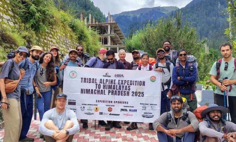हिमालय की ओर रवाना हुई जशपुर की जनजातीय पर्वतारोहण टीम, मुख्यमंत्री विष्णुदेव साय के विज़न को मिला नया आयाम…. हिमालय की ओर रवाना हुई जशपुर की जनजातीय पर्वतारोहण टीम, मुख्यमंत्री विष्णुदेव साय के विज़न को मिला नया आयाम….