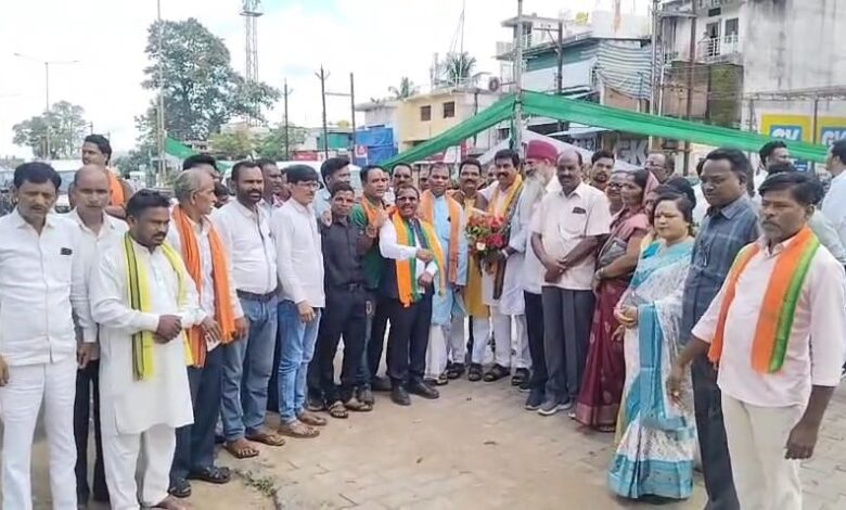 भाजपा किसान मोर्चा के प्रदेश अध्यक्ष का फरस गांव में हुआ आगमन, कार्यकर्ताओं ने किया जोशीला स्वागत भाजपा किसान मोर्चा के प्रदेश अध्यक्ष का फरस गांव में हुआ आगमन, कार्यकर्ताओं ने किया जोशीला स्वागत
