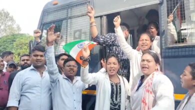सरगुजा: एनएचएम कर्मचारियों का जेल भरो आंदोलन, हड़ताल 31वें दिन भी जारी