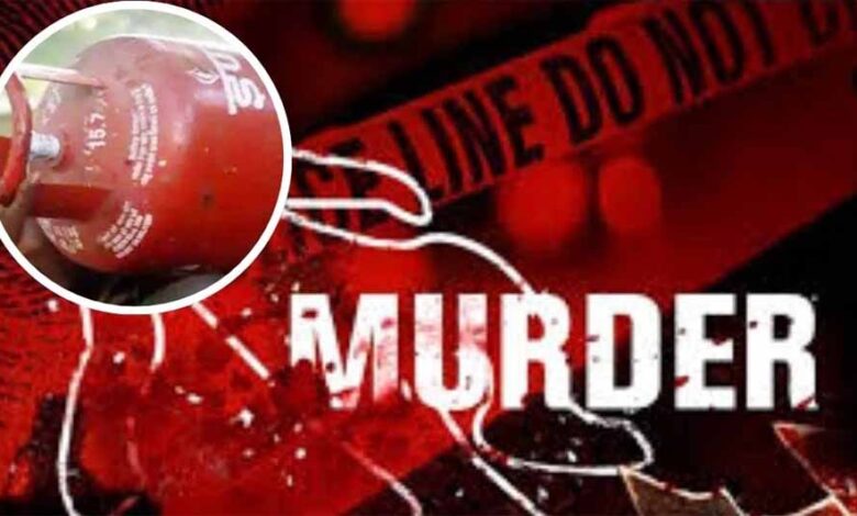 फास्ट फूड ठेले पर विवाद: नशेड़ी ने साथी का सिर सिलेंडर से कुचला, मौत फास्ट फूड ठेले पर विवाद: नशेड़ी ने साथी का सिर सिलेंडर से कुचला, मौत