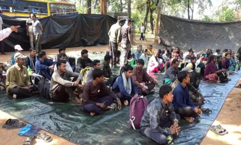 बस्तर में नक्सल मोर्चे पर बड़ी कामयाबी: 20 महीनों में 1,876 माओवादियों ने किया सरेंडर बस्तर में नक्सल मोर्चे पर बड़ी कामयाबी: 20 महीनों में 1,876 माओवादियों ने किया सरेंडर