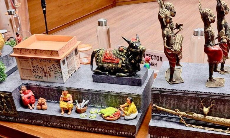 एकता परेड-2025 में छत्तीसगढ़ की झांकी का हुआ चयन — मुख्यमंत्री विष्णु देव साय ने दी बधाई: एकता, विकास और सांस्कृतिक गौरव का संदेश देगा छत्तीसगढ़ की झांकी का प्रदर्शन….. एकता परेड-2025 में छत्तीसगढ़ की झांकी का हुआ चयन — मुख्यमंत्री विष्णु देव साय ने दी बधाई: एकता, विकास और सांस्कृतिक गौरव का संदेश देगा छत्तीसगढ़ की झांकी का प्रदर्शन…..