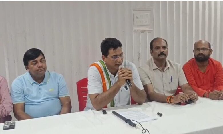 भिलाई ब्रेकिंग बिरनपुर कांड पर सियासत गर्माई – कांग्रेस प्रवक्ता देवेंद्र यादव ने भाजपा पर लगाया साजिश का आरोप भिलाई ब्रेकिंग बिरनपुर कांड पर सियासत गर्माई – कांग्रेस प्रवक्ता देवेंद्र यादव ने भाजपा पर लगाया साजिश का आरोप