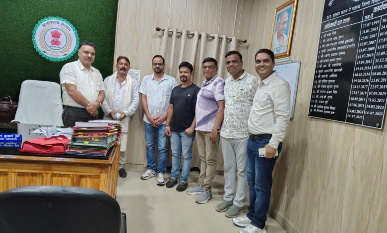 छत्तीसगढ़ टीचर्स एसोसिएशन सरगुजा ने बहादुर शिक्षक अरुण सिंह का किया सम्मान छत्तीसगढ़ टीचर्स एसोसिएशन सरगुजा ने बहादुर शिक्षक अरुण सिंह का किया सम्मान