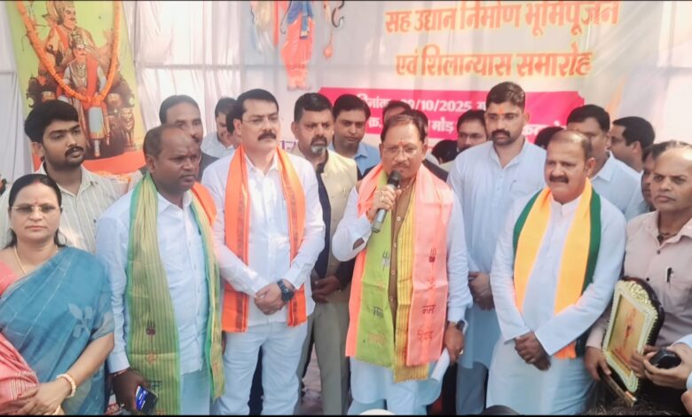 कटघोरा बना ऐतिहासिक दिन का साक्षी, मुख्यमंत्री साय ने विकास और वीरता, दोनों को किया नमन कटघोरा बना ऐतिहासिक दिन का साक्षी, मुख्यमंत्री साय ने विकास और वीरता, दोनों को किया नमन