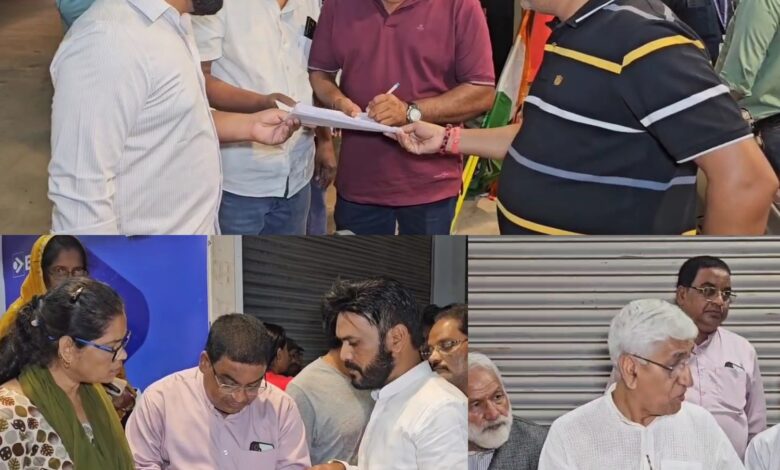 वोट चोर गद्दी छोड़ो” आंदोलन के तहत कांग्रेस का डोर-टू-डोर हस्ताक्षर अभियान, टी.एस. सिंहदेव ने संभाला मोर्चा वोट चोर गद्दी छोड़ो” आंदोलन के तहत कांग्रेस का डोर-टू-डोर हस्ताक्षर अभियान, टी.एस. सिंहदेव ने संभाला मोर्चा