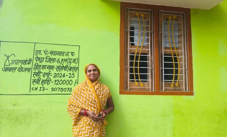 छत्तीसगढ़ सरकार की योजनाओं से महिलाओं के जीवन में आ रहा है बदलाव: नवागांव की संतोषी ने कहा- सरकार बनी परिवार की नई उम्मीद…. छत्तीसगढ़ सरकार की योजनाओं से महिलाओं के जीवन में आ रहा है बदलाव: नवागांव की संतोषी ने कहा- सरकार बनी परिवार की नई उम्मीद….