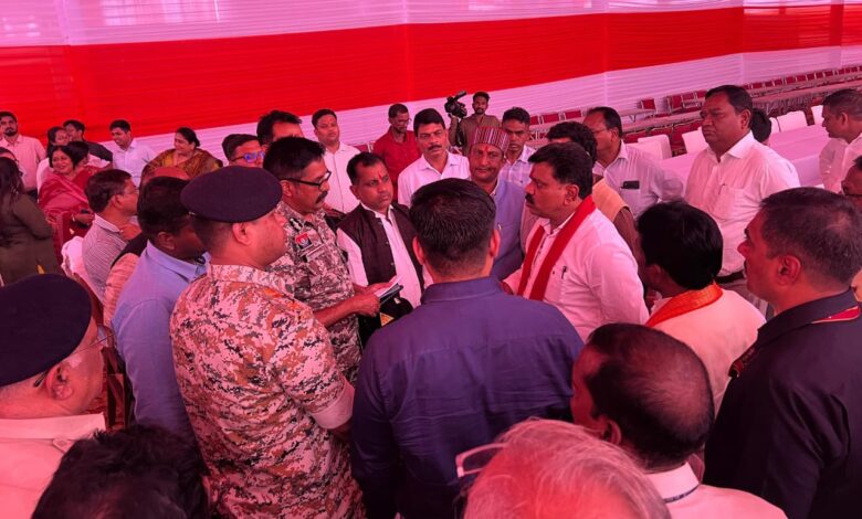 केंद्रीय गृह मंत्री अमित शाह के बस्तर प्रवास की तैयारियों का उप मुख्यमंत्री श्री विजय शर्मा ने किया निरीक्षण…. केंद्रीय गृह मंत्री अमित शाह के बस्तर प्रवास की तैयारियों का उप मुख्यमंत्री श्री विजय शर्मा ने किया निरीक्षण….